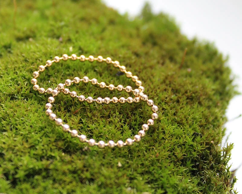 prsten "tečka za tečkou"