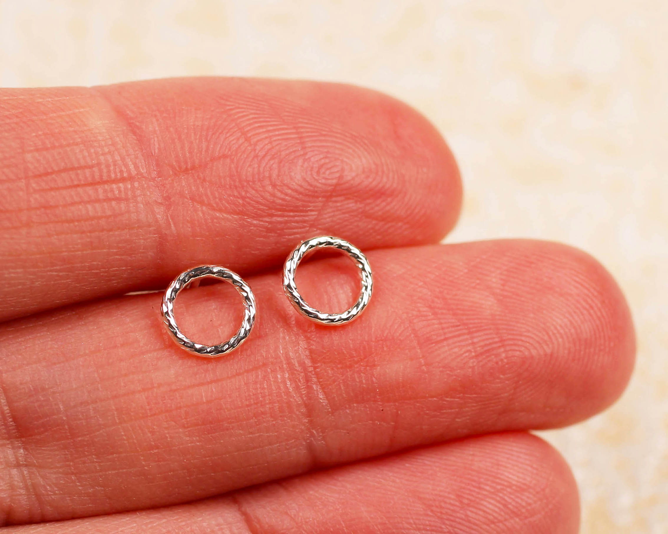 náušnice "v kruhu se třpytem"