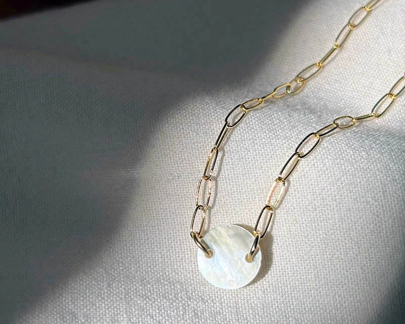 náremek "řetízkový s bílou perletí"